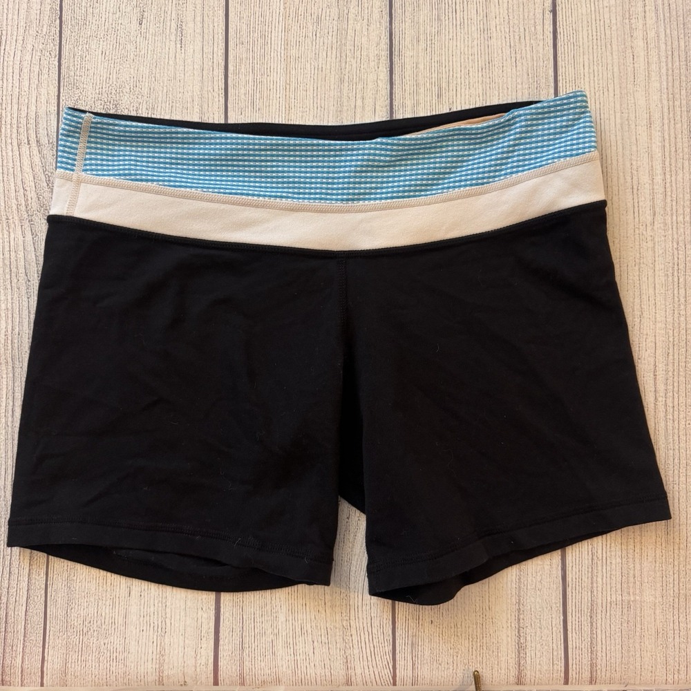 Lululemon Groove Shorts Black Blue White Colorblock Yoga Women's Size 6
